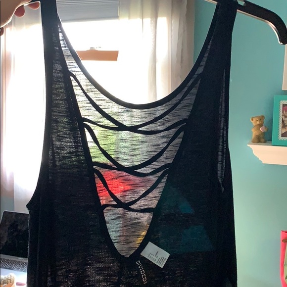 Blank tank top with cross on back - Picture 2 of 2